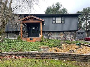 13 Lakeview Dr, Wheeling, WV