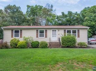 58 Grove St, Wanaque, NJ 07465