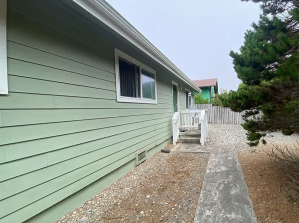 940 Newport Ave SW #1340, Bandon, OR 97411