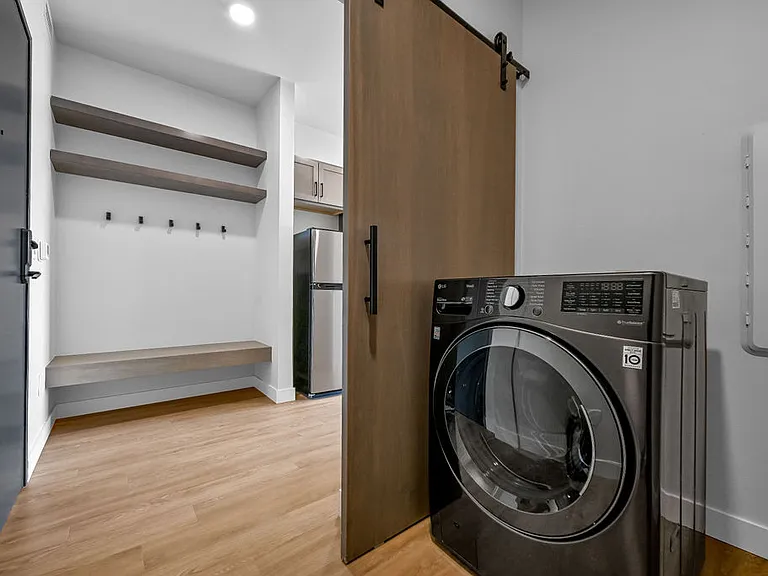 Urbane115 Apartments — Photo 23