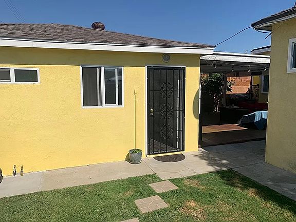 Studio with private entrance
