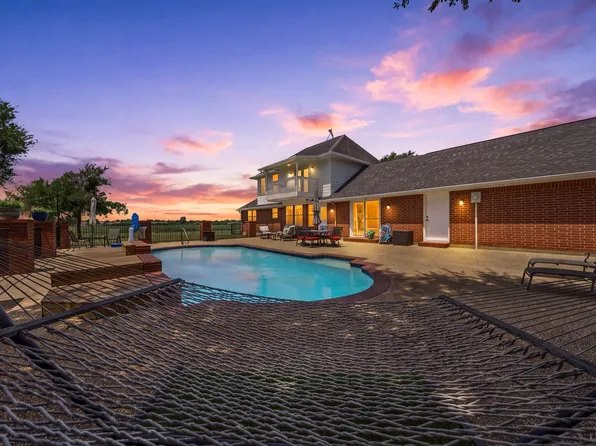 900 E Chad St, Whitney, TX 76692