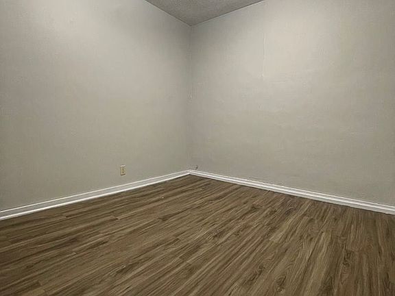 5th image of 104 S Center St #15213279