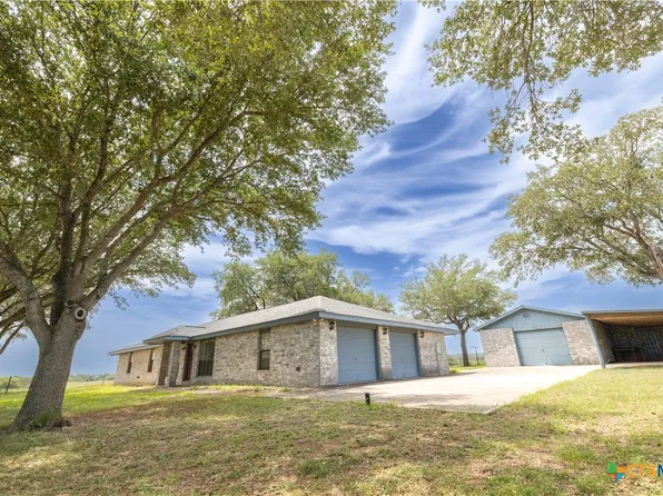 2961 County Road 342, La Vernia, TX 78121