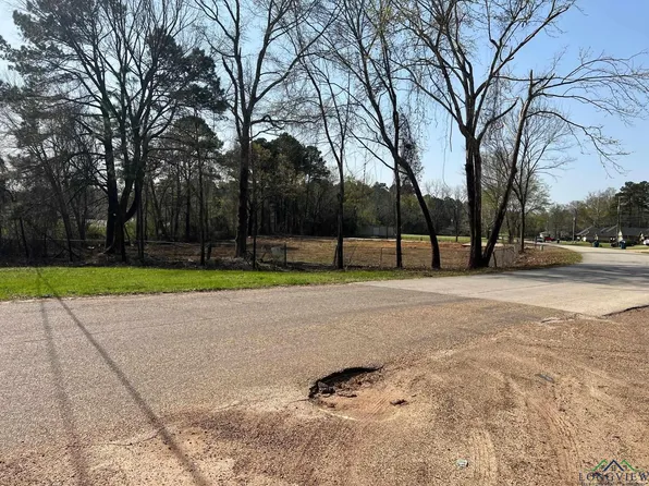 408 Millville Dr, Henderson, TX 75652