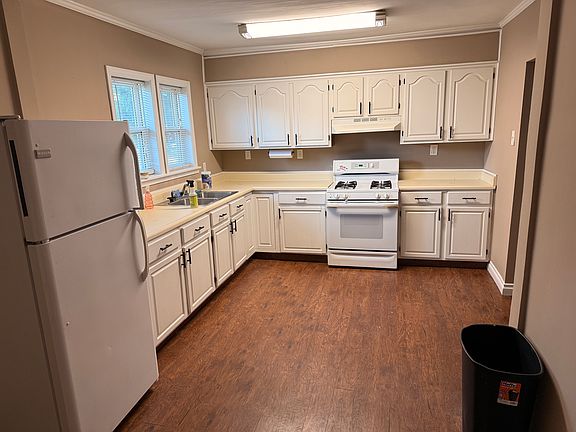 4th image of 134 W Brickley Ave