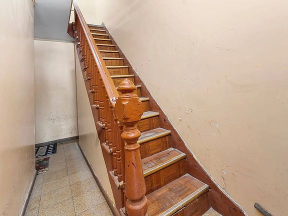 4th image of 12 Gunther Pl APT 2
