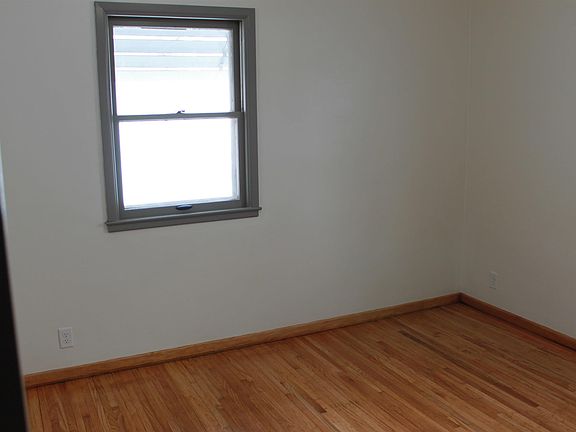 5th image of 1808 S Covell Ave