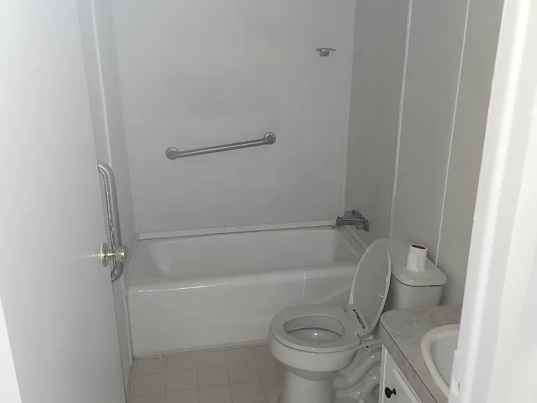 10011 SW 84th Ave — Photo 18
