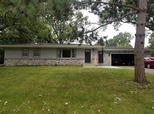 431 Timberland Dr, Burnsville, MN 55337