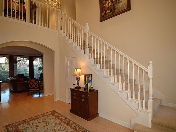 3rd image of 3938 Turnberry Dr