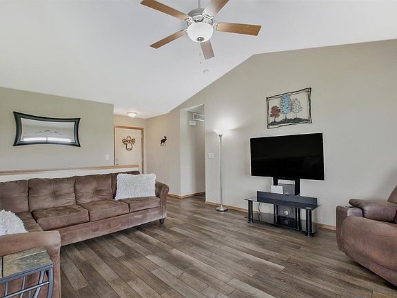 4th image of 807 S Lakeview St