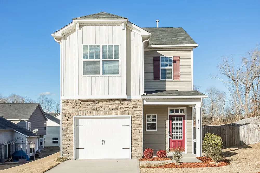 3 bed, 2.5 bath, 1700 sqft, $2,200 — Photo 1