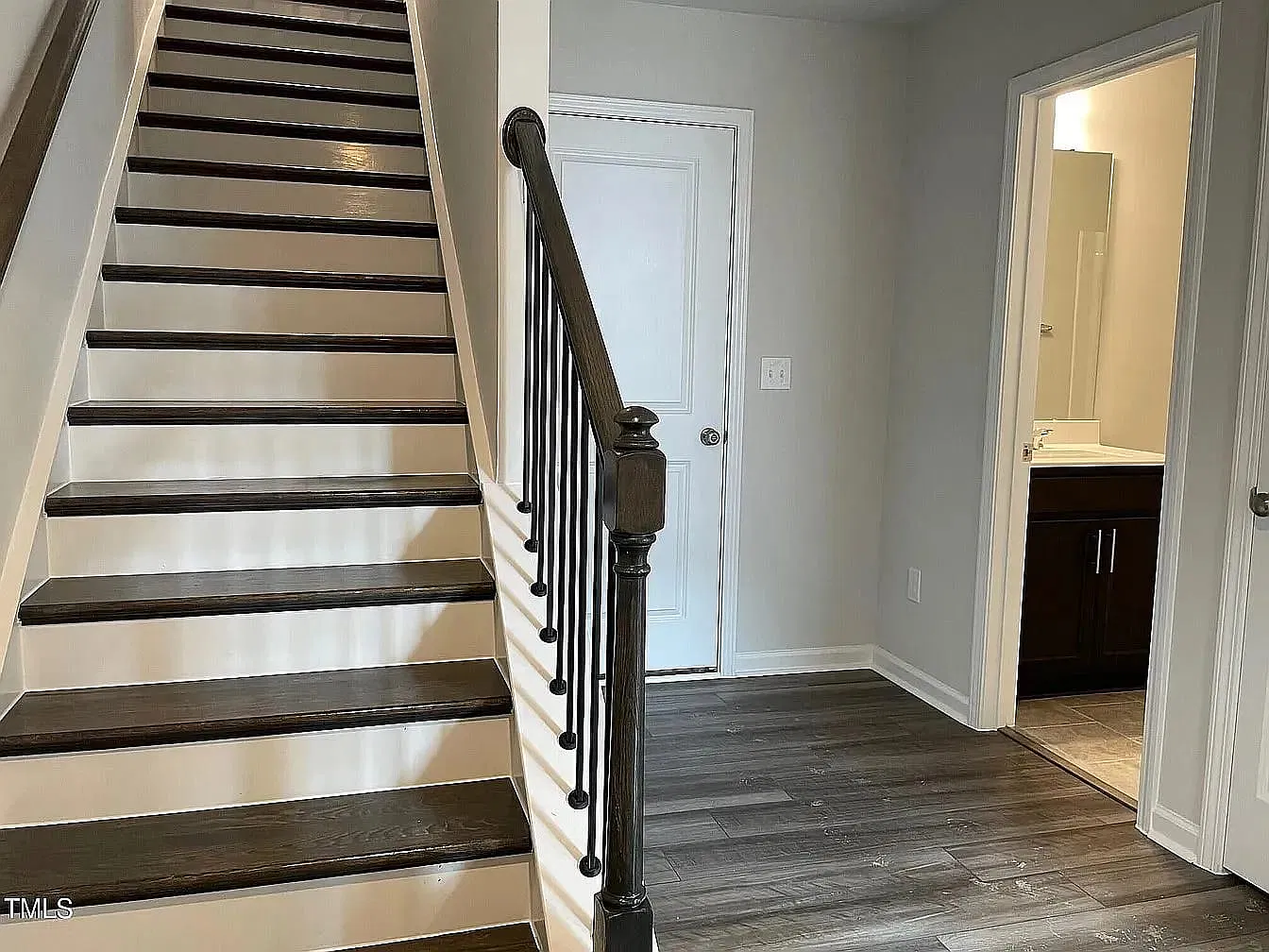 3 bed, 3.5 bath, 1682 sqft, $2,199 — Photo 4