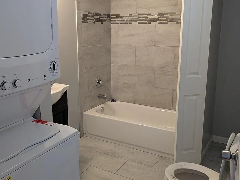 204 Cherry St #2 — Photo 5