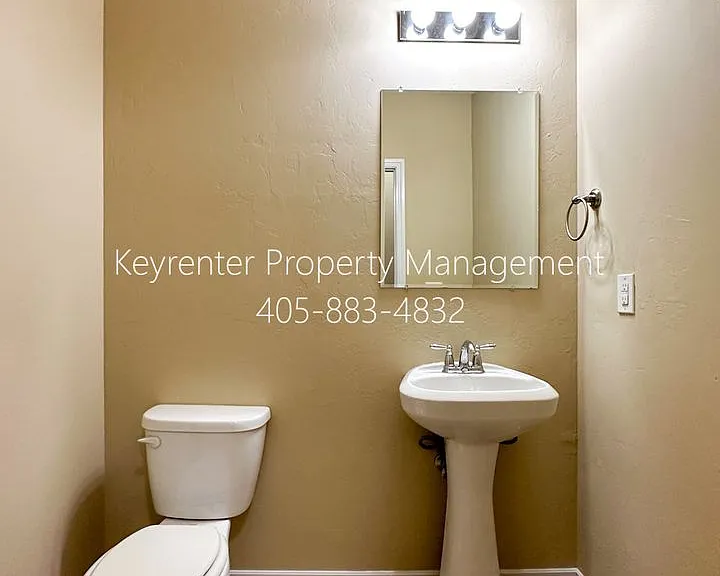 2409 Rosa Cir — Photo 24