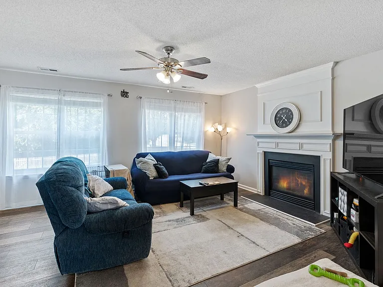 102 Bermuda Green Dr — Photo 5