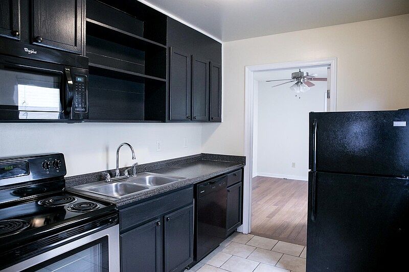 1st image of 1836 Lakeview Ave #1836LAKE