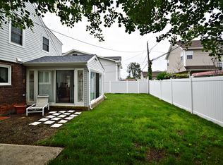 30 Lester Ave, Freeport, NY 11520