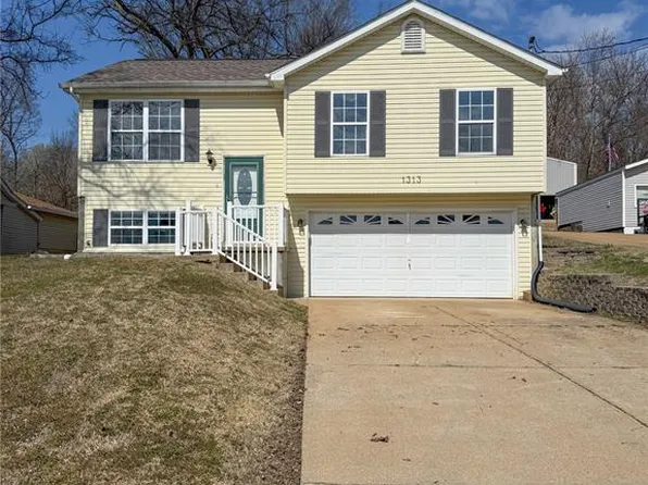 1313 Hill Rd, Festus, MO 63028