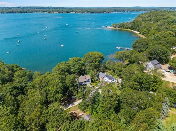 51 Oakland Avenue, Yarmouth, ME 04096