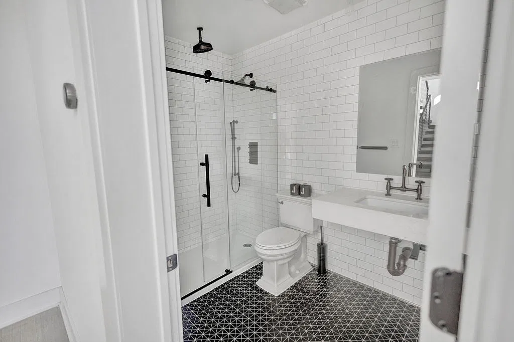 2 bed, 955 sqft, $4,200 — Photo 3
