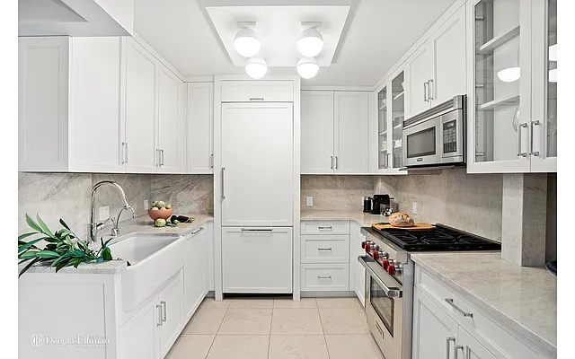 Sold by Douglas Elliman | media 14