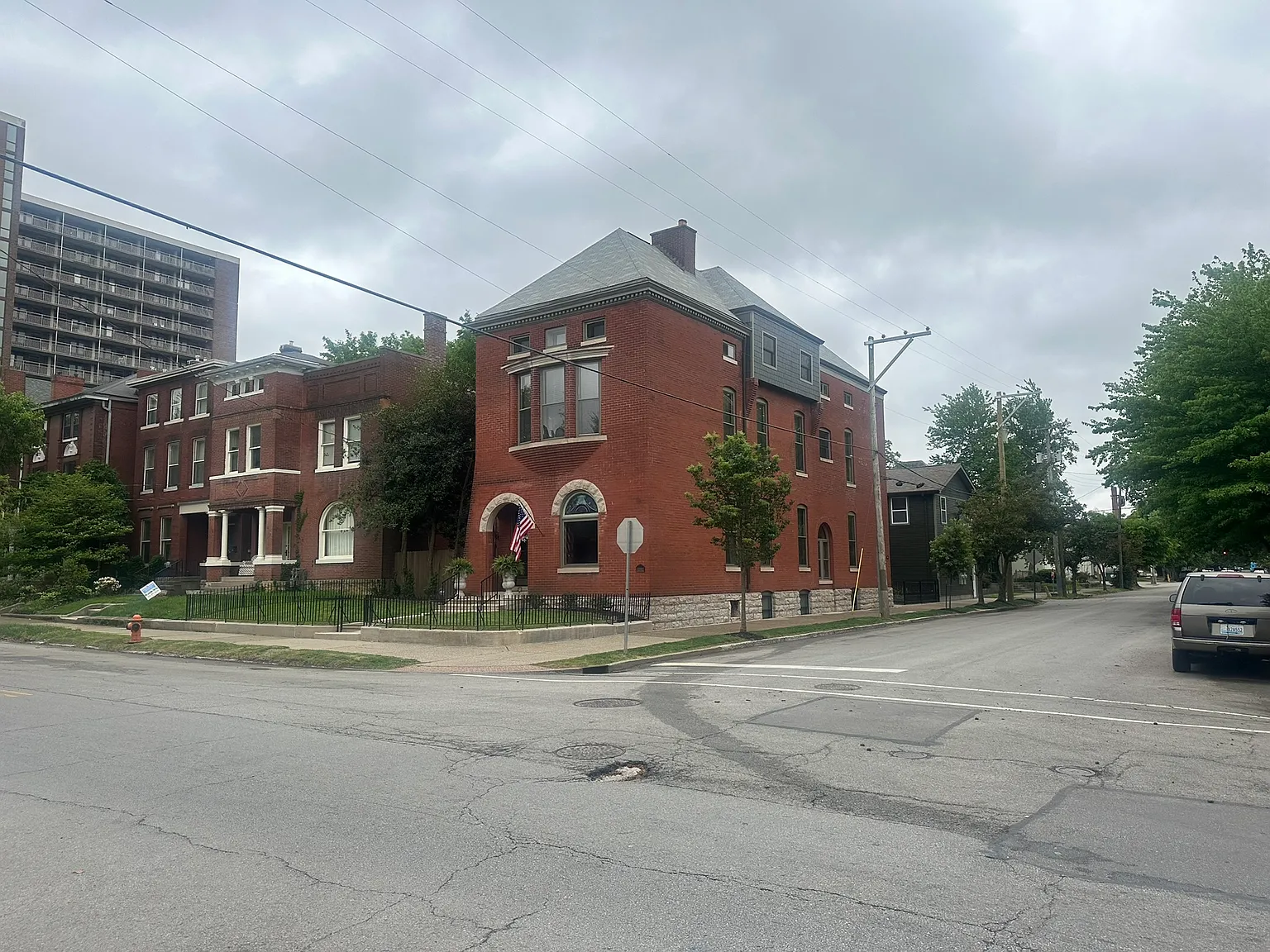 1 bed, 900 sqft, $1,200 — Photo 1