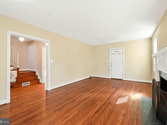 4th image of 2620 Colston Dr