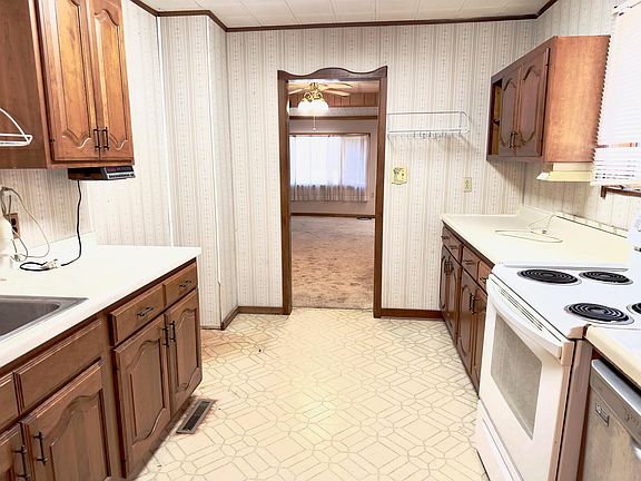 5th image of 1024 N A St