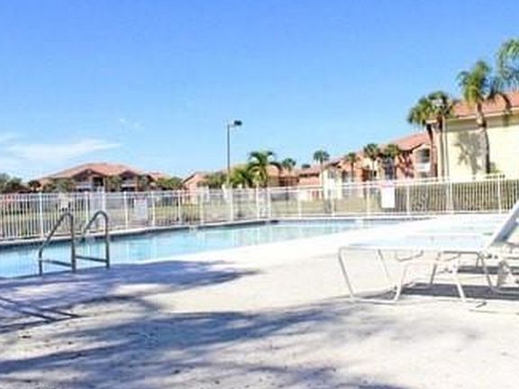 3rd image of 6330 Aragon Way APT 106