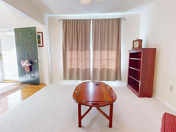 3rd image of 1033 Glen Manor Dr
