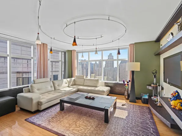 160 West 66th Street image 5 of 13