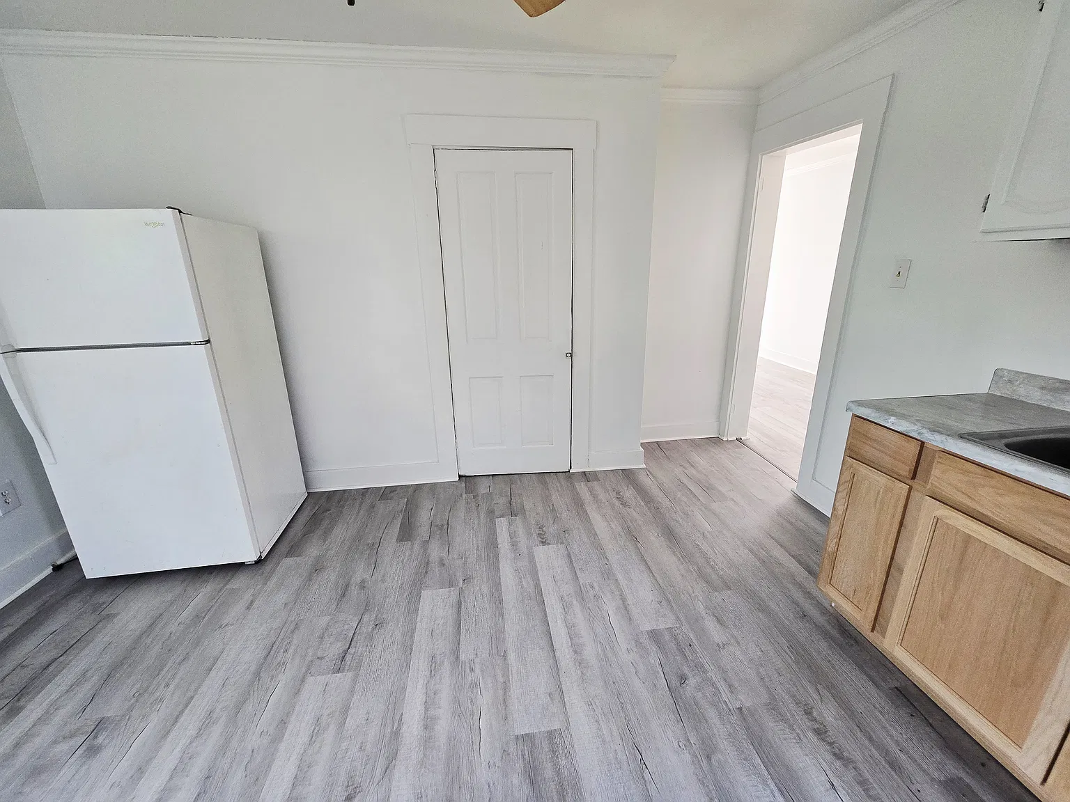1 bed, 836 sqft, $750 — Photo 3