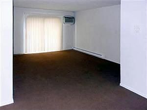 5th image of 934 Chateau Ave