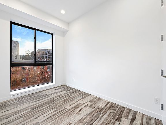 3rd image of 59 W 128th St APT 4F