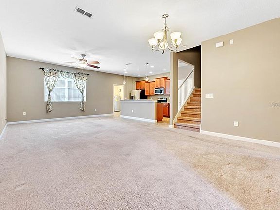 4th image of 15424 Bigelow St