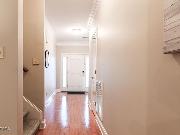 3rd image of 3918 Doral Dr