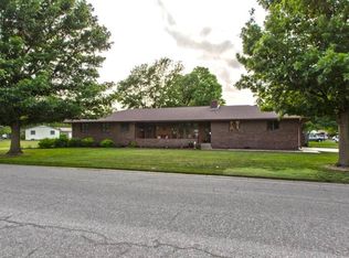 619 Random Rd, Hesston, KS 67062