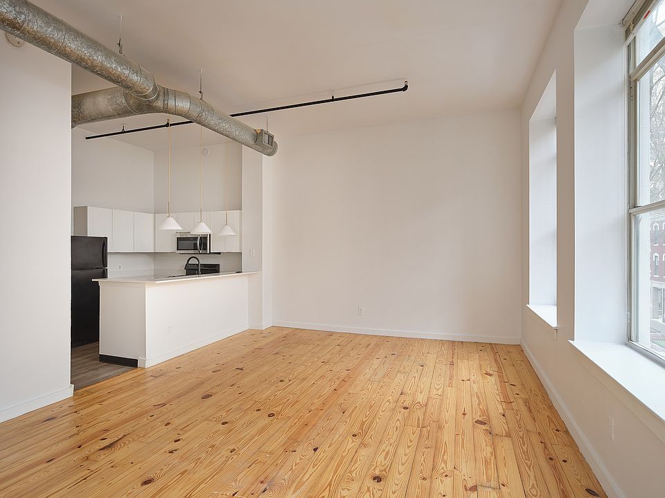 02-26-Canvas-Muse-Apt-321-DSCF9729-LOW