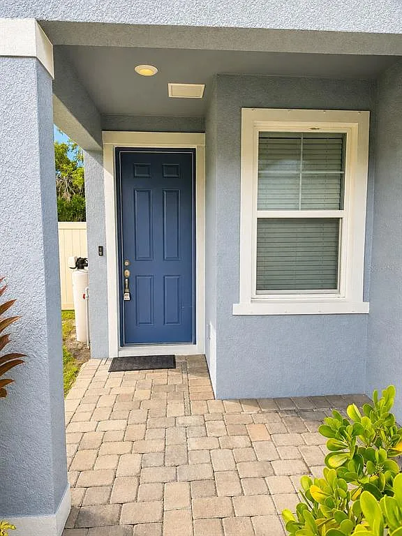 4 bed, 2.0 bath, 1633 sqft, $2,500 — Photo 2
