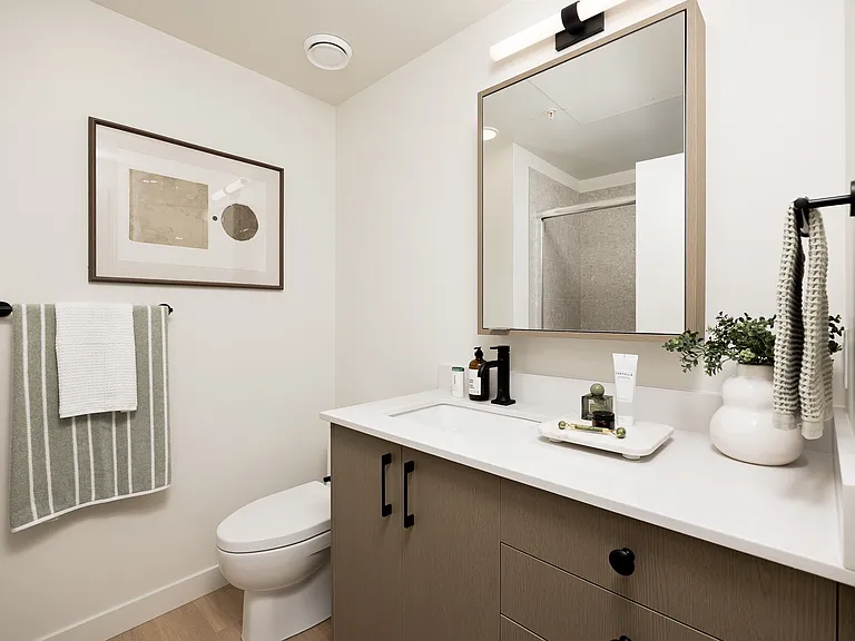 1131 Lawrence Ave — Photo 49