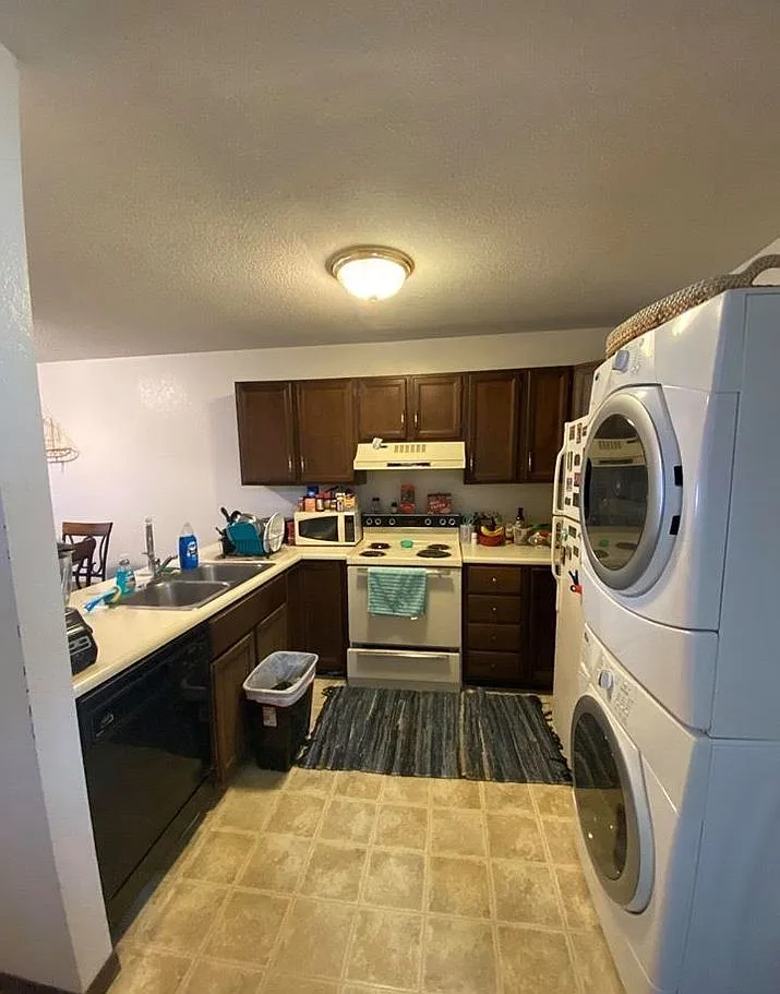 2 bed, 828 sqft, $1,250 — Photo 2