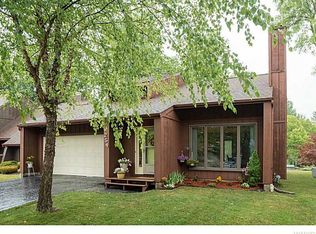 254 Brockmoore Dr, East Amherst, NY 14051