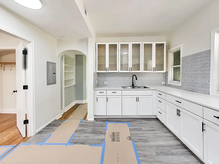 43 N Menard Ave #2 — Photo 36