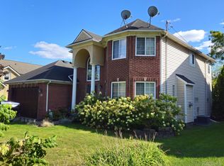 45 Forthton Dr, Troy, MI 48084