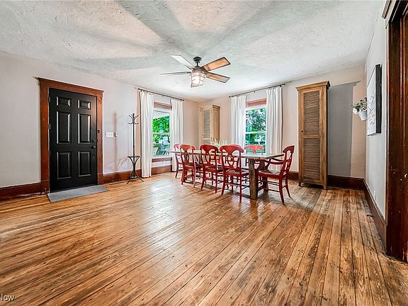 5th image of 128 Forest Hill Dr