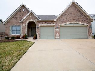 6143 Pathfinder Dr, Saint Louis, MO 63129