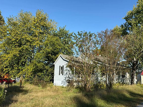 3rd image of 825 3rd St
