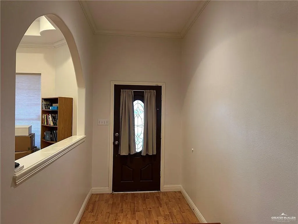 Building Photo - 902 Hidden Forest Dr